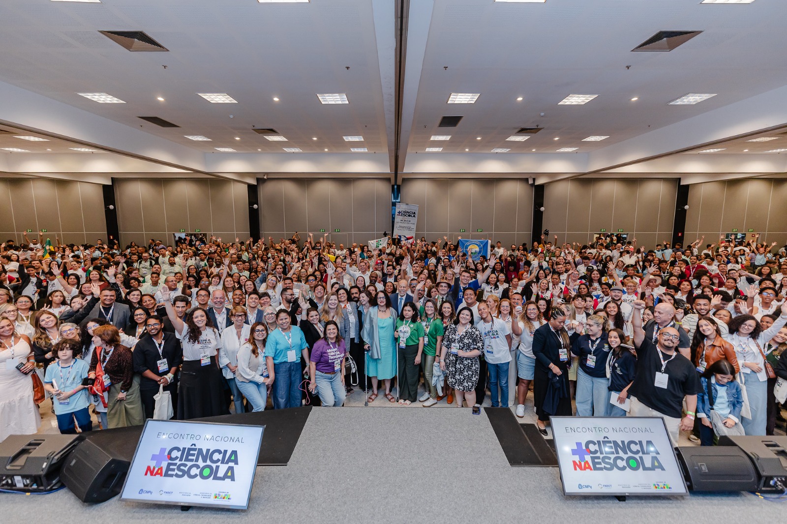 6afa87f0 186a 4c49 8d13 da1b5c108df3